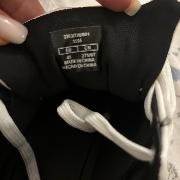 ZARA Men’s white with blue detailing shoes - Picture 2 of 5